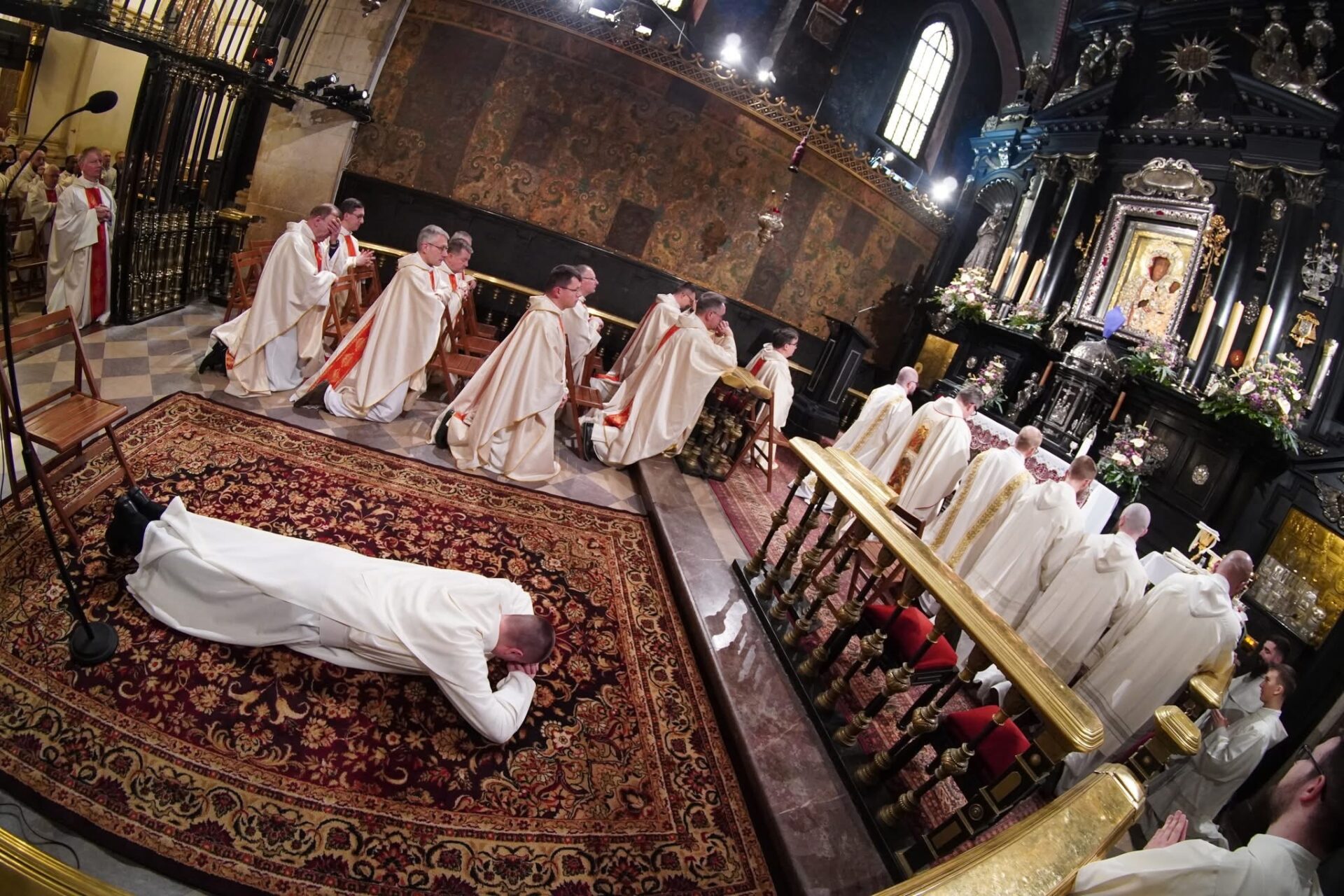 CAŁKOWITE ZAUFANIE BOGU. PAULIŃSKI ZAKONNIK ZŁOŻYŁ ŚLUBY WIECZYSTE.