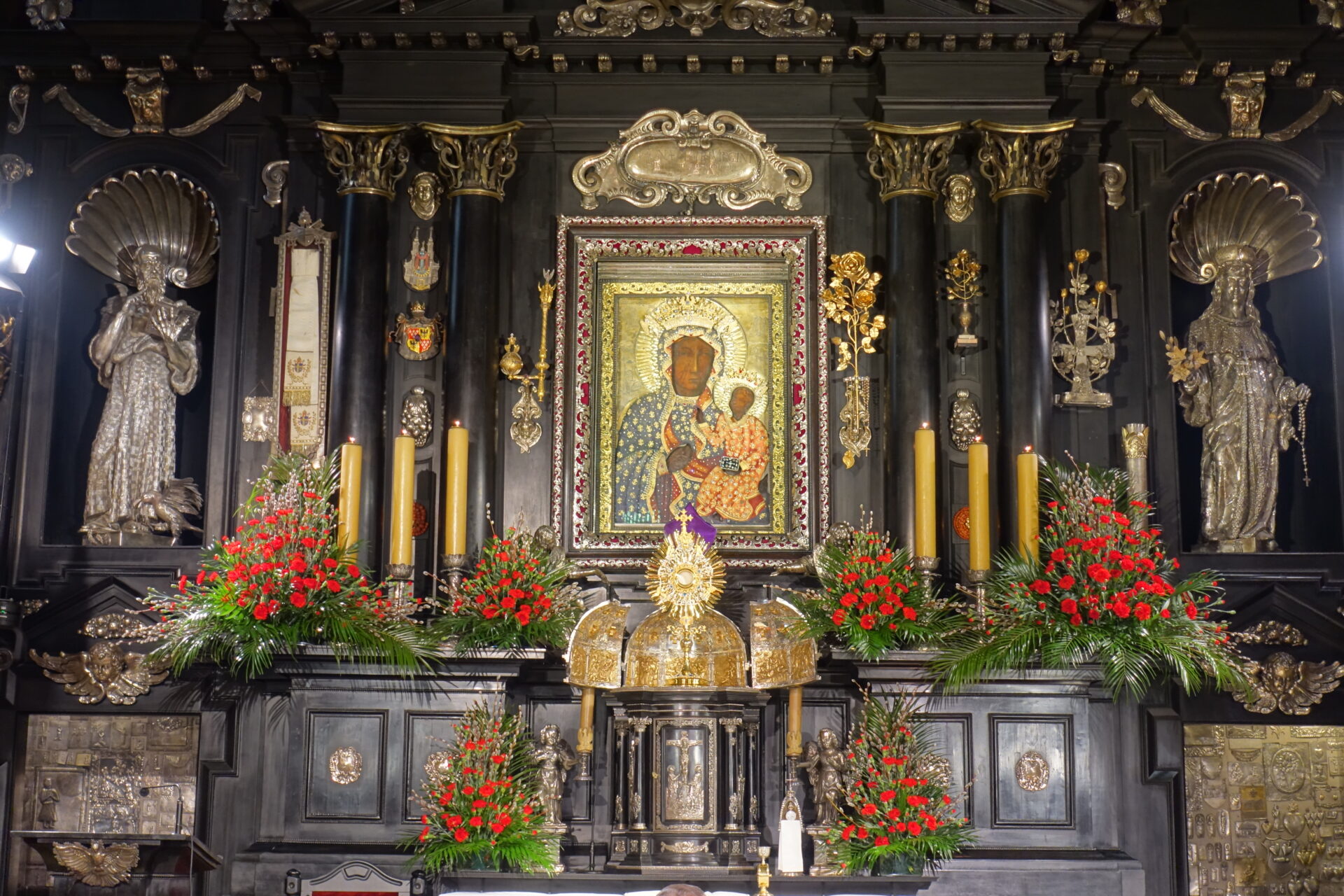 CZUWANIE KONFRATRÓW, PRZYJACIÓŁ I OSÓB ZWIĄZANYCH Z ZAKONEM ŚW. PAWŁA PIERWSZEGO PUSTELNIKA